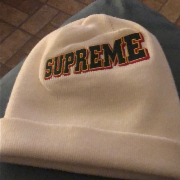 Supreme Accessories - Supreme beanie for the low